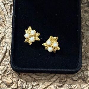 Vintage Goldtone earrings